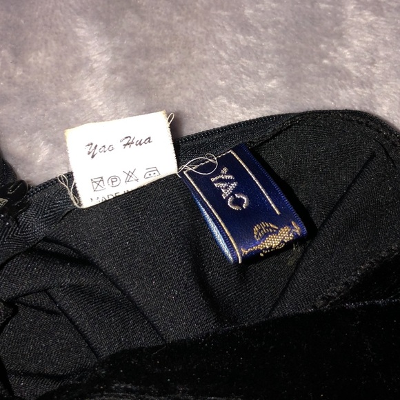 Velvet European black maxi dress with unique triangle print - Picture 8 of 12